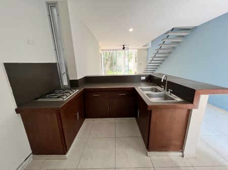 MONTES DE AME: TOWNHOUSE EN PRIVADA CON PISCINA EN ÁREA SOCIAL - Photo 5