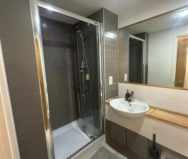 3 bedroom private hall to rent - Photo 5