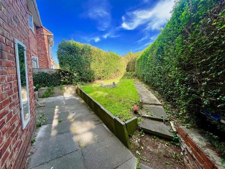 3 bedroom semi-detached house to rent - Photo 3