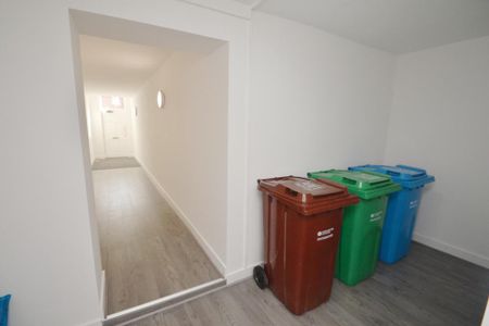3 bedroom flat to rent - Photo 5
