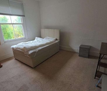 4 bedroom apartment to rent - Photo 6