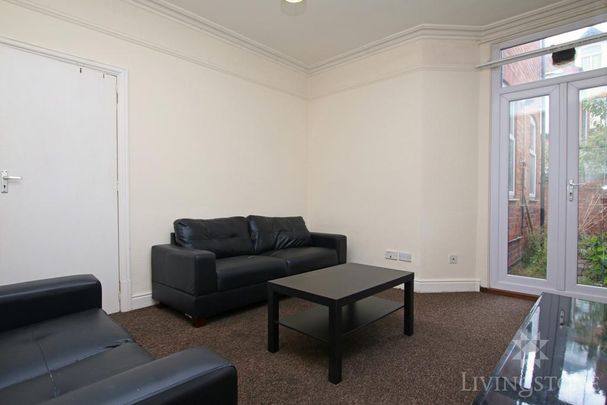 4 bedroom terraced house to rent - Photo 1