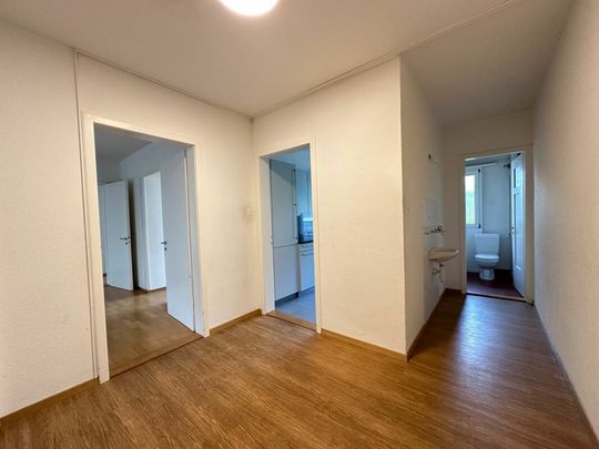 5-Zimmer-Wohnung an ruhiger Wohnstrasse mit Balkon - Photo 1