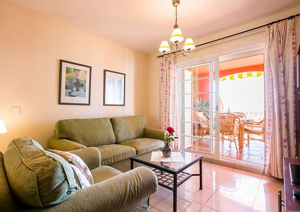 2-bedroom apartment for rent in the area of El Duque (Costa Adeje) in the residential complex El Veril.