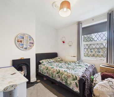 3 bedroom end of terrace house to rent - Photo 3