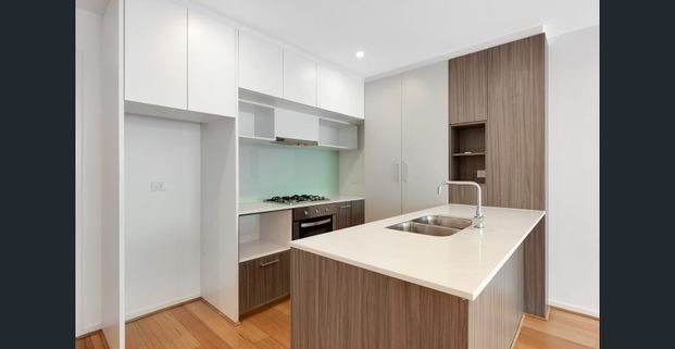 Incredible Two Bedroom Townhouse - Photo 1