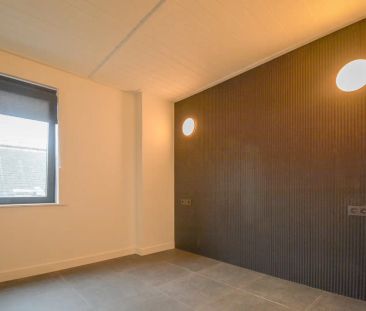 Volledig gerenoveerde alleenstaande woning met tuin, terras en gara... - Foto 3