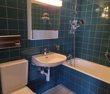 Situé au centre-ville de Payerne - Photo 4