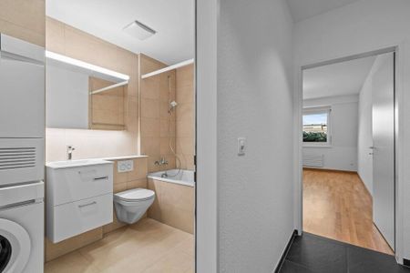 Newly renovated – your new home - Photo 5