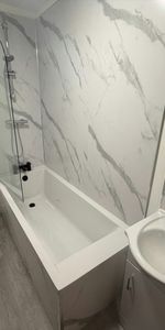 Flat to rent on - Photo 3