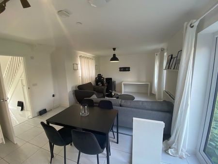 Rhodfa Crughywel, St. Mellons, CARDIFF - Photo 2