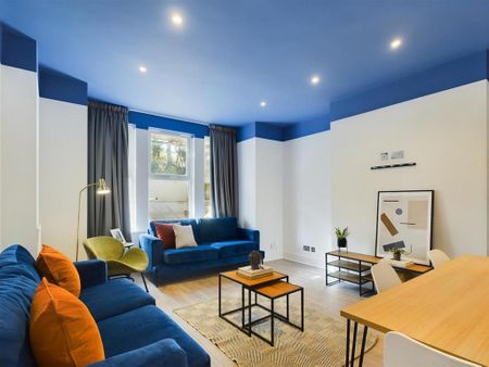 1 bedroom in a house share to rent - Photo 2