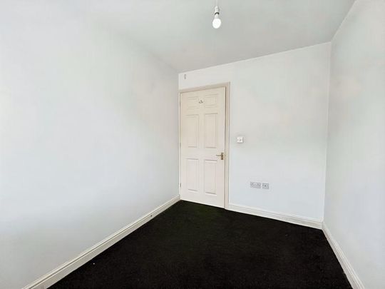 2 bedroom property to rent - Photo 1