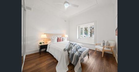 TIMELESS BEAUTY - Photo 3