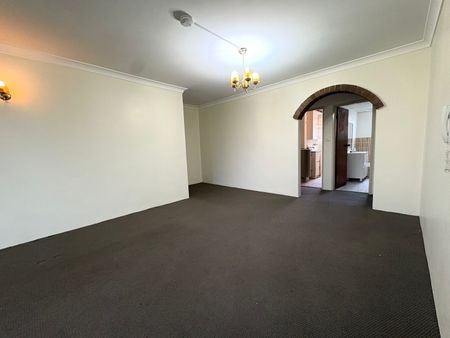 1/21-23 Fifth Avenue, Campsie NSW 2194 - House For Rent | Domain - Photo 5