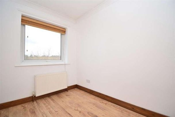 Falmouth Avenue, Normanton, WF6 - Photo 1