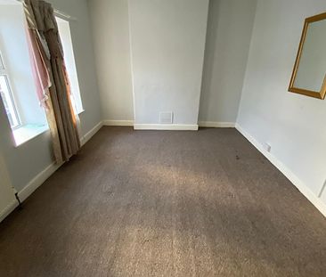 £1,600 PCM, Four Bedroom House with Enclosed Garden in Craddock Str... - Photo 3