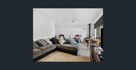 Room to Move, Space to Grow – 4x2 Family Home in Mandurah - Photo 2