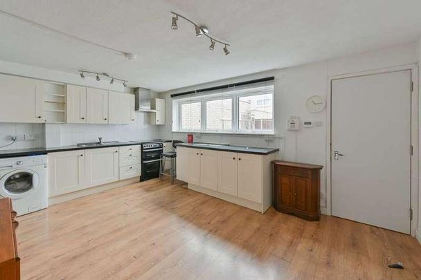 Portland Road, Mitcham, CR4 - Photo 1