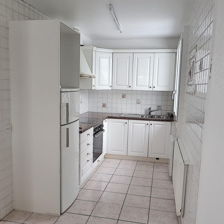 Petite maison individuelle avec jardin ! BAIL A DUREE MAXIMUM D'UN AN ! - Photo 1