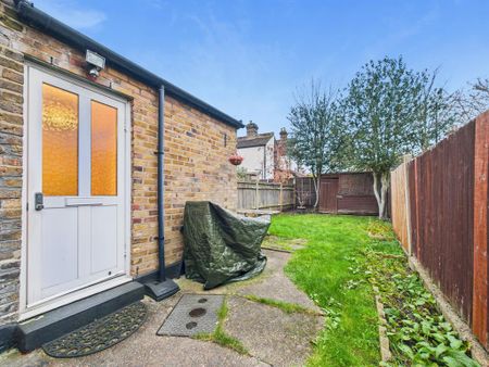 2 bedroom terraced house to rent - Photo 3