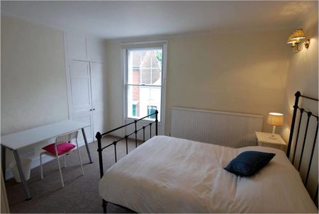 4 bedroom terraced house to rent - Photo 5
