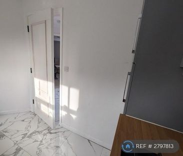 3 bedroom detached house to rent - Photo 6