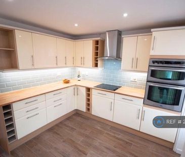 1 bedroom in a house share to rent - Photo 6