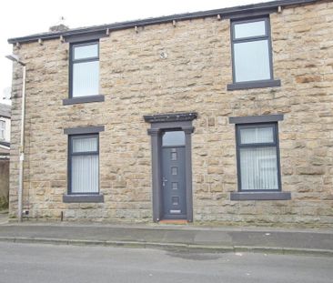 2 bedroom end of terrace house to rent - Photo 6