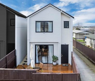 MANUREWA, 3 BEDROOMS - Photo 2