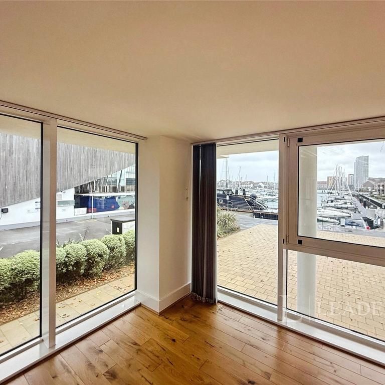 3 bedroom flat to rent - Photo 1