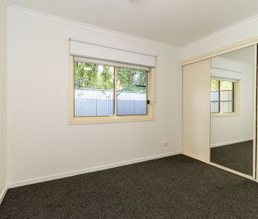 Spacious townhouse in great location! - Photo 4
