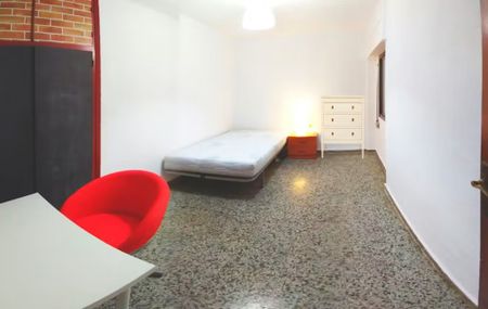 Calle Plus Ultra, Valencia, Valencian Community 46006 - Foto 3