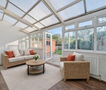 4 bedroom terraced house to rent - Photo 2