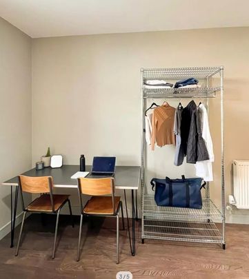 1 bedroom in a flat share to rent - Photo 1