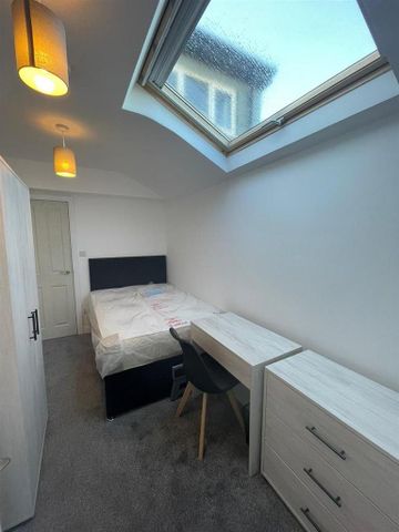 5 bedroom private hall to rent - Photo 3