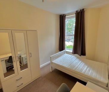 12 Bedroom Student Home – Llanbleddian Gardens - Photo 6