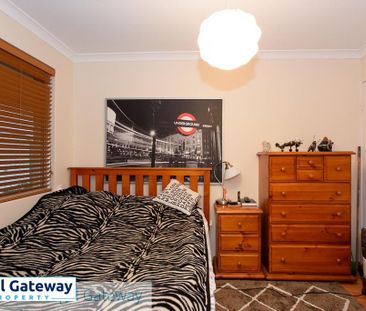 18 Kanani Drive, CANNING VALE WA 6155 - Photo 5