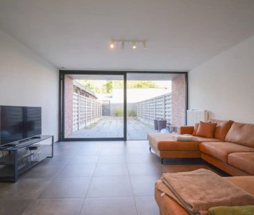 Ruim en modern gelijkvloers appartement met binnentuin te Staden - Foto 2