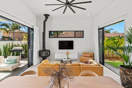 54 Leyte Avenue, Palm Beach QLD 4221 - House For Rent | Domain - Photo 2