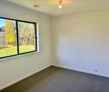 FOUR BEDROOM FAMILY HOME WITH SOLAR - Photo 4