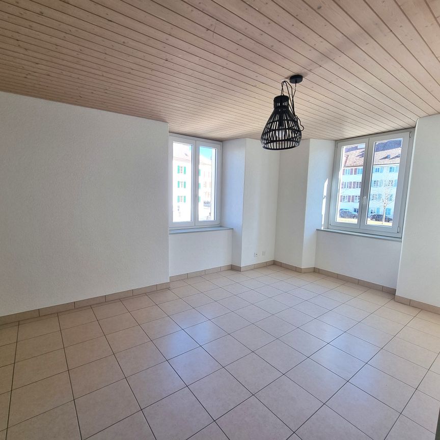Joli appartement de 3 pièces au 4ème étage avec ascenseur - Photo 1