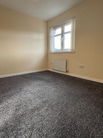 2 bedroom semi-detached house to rent - Photo 4