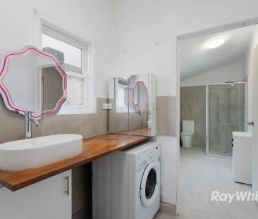 Family Living in a Prime Oakleigh South Location - Photo 6