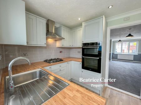 2 bedroom end of terrace house to rent - Photo 3