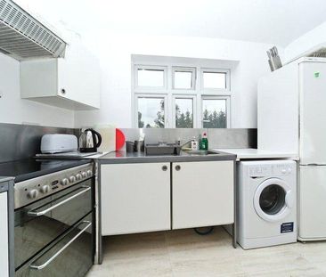 1 bedroom in a house share to rent - Photo 6