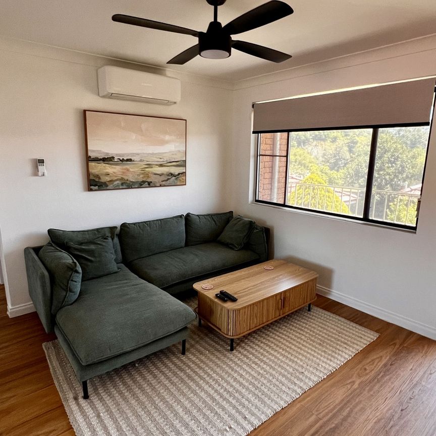 Stylish & Refreshed Two Bedroom Unit In Prime Fairy Meadow Location - Photo 1