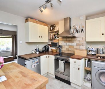 2 bedroom semi-detached house to rent - Photo 4