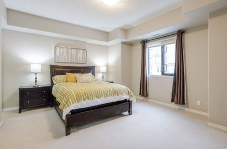 Edmonton Furnished Condo Rental in Downtown - Bright and Spacious ADULT-ONLY Condo with Great Views - Photo 2