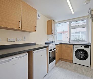 2 bedroom semi-detached bungalow to rent - Photo 1